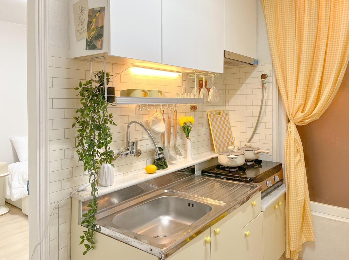 Greene Apartment *